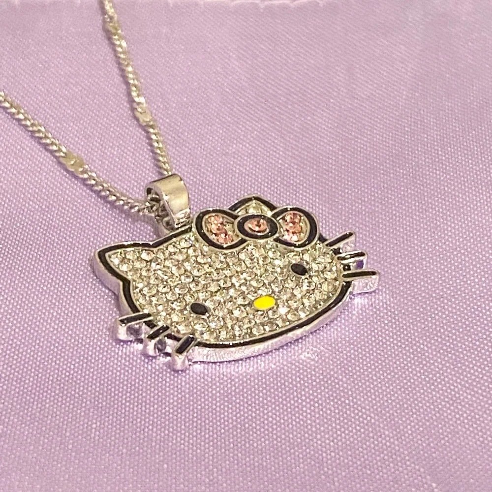 LAST ONE!! Luxury Hello Kitty necklace - Picture 4 of 13